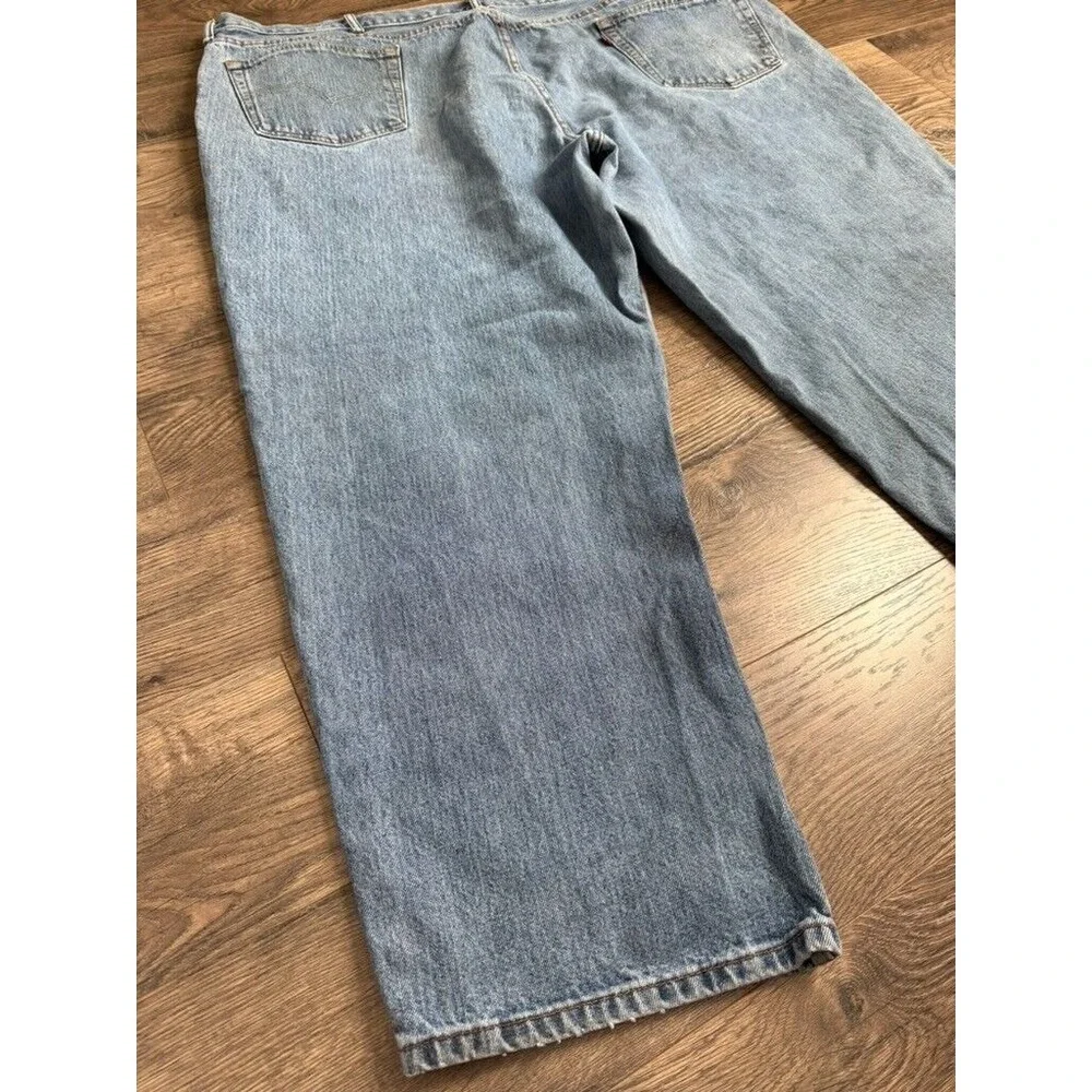 Mens Levi's jeans 560 size 54x30 (28.5 inseam)